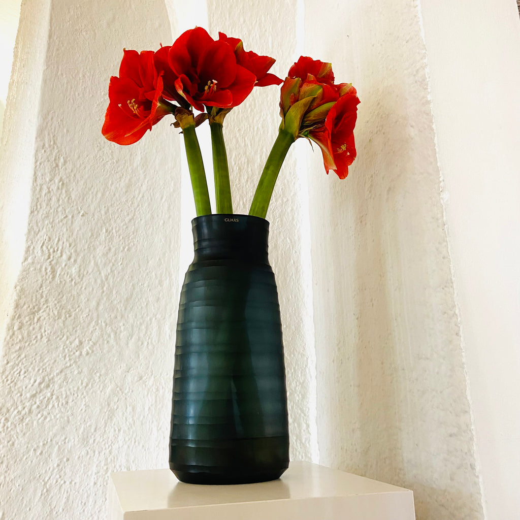 GUAXS  Vase  | MATHURA TALL - dark indigo | Glas, mundgeblasen und von Hand geschliffen